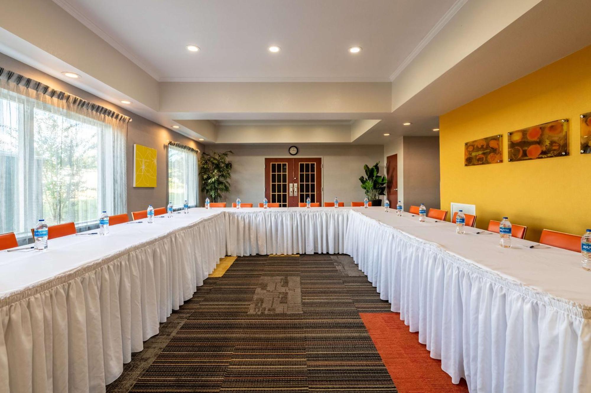 Best Western Auburndale Inn & Suites Buitenkant foto