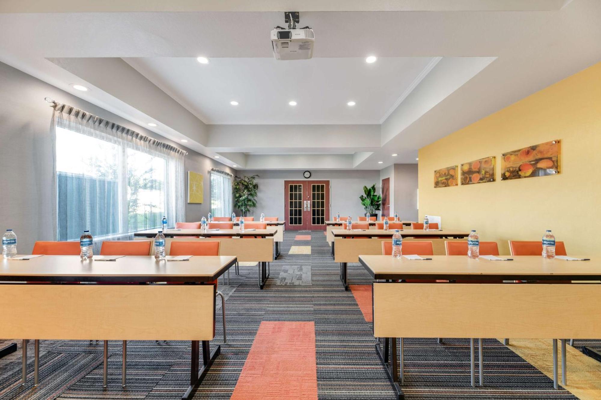 Best Western Auburndale Inn & Suites Buitenkant foto